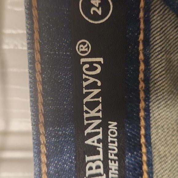 NWT Nordstrom The Fulton Blanknyc Roll Up Distressed Denim Blue Shorts Size 24 - Picture 6 of 13